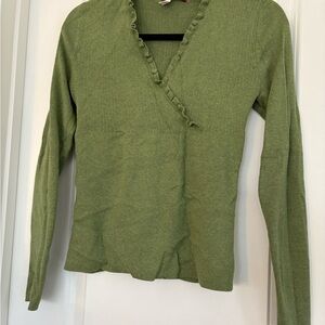 Tapemeasure  Women MEDIUM Green Knit Pullover Sweater V-Neck Ruffle Long Sleeve